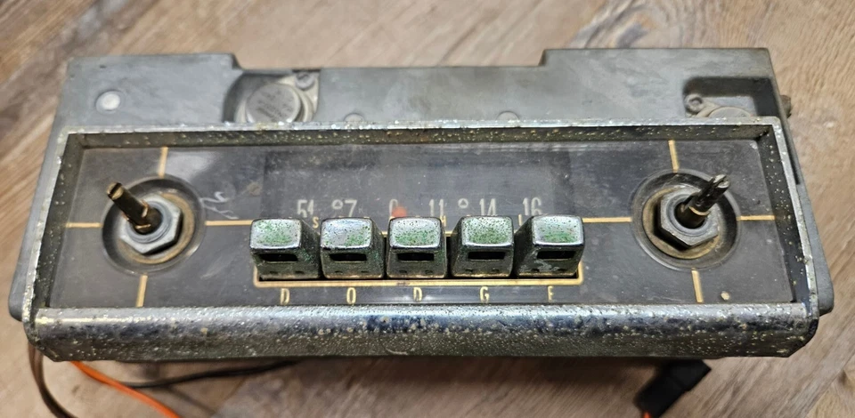 Dodge 330 440 500 Polara 1962 tablero radioam astrofónico Mopar fabricante de equipos originales Foto 2 de 4