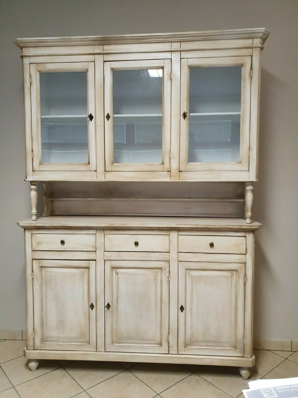 Foto 1 di 4
