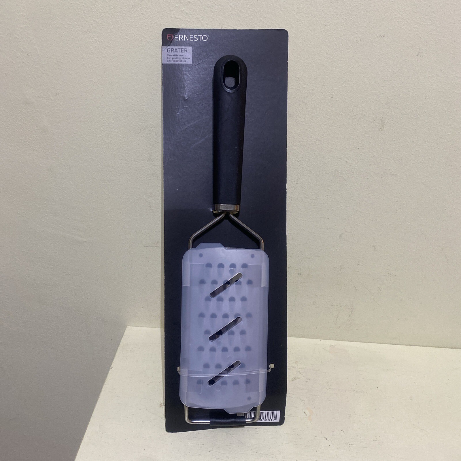 Ernesto Hand Grater - Versatile Use For Grating Cheese And Vegetables