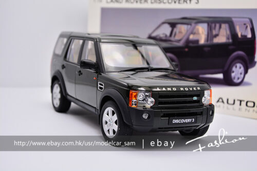 Cult 1:18 Land Rover P6B 3500 V8 1976 Red and Black Four Door