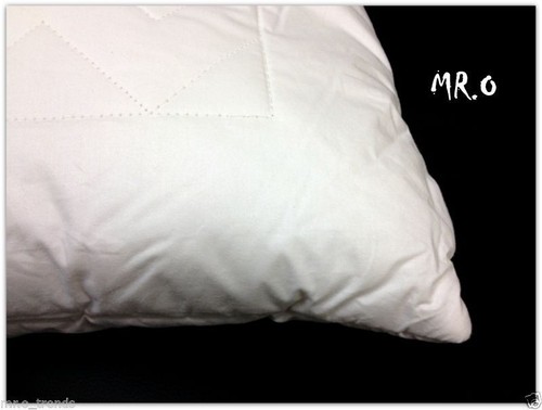 Deluxe Quilted Aus Wool Ball Pillow 48x72cm Quilted Pillow Protector - Picture 3 of 6
