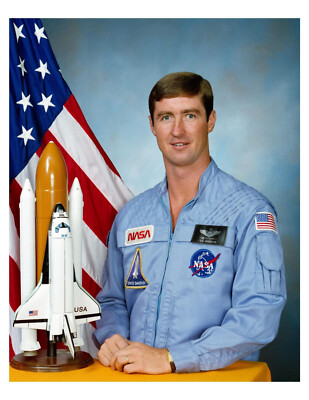 NASA Astronaut Terence Thomas Henricks 1985 Portrait 8x10 Photo On 8.5'' x 11''
