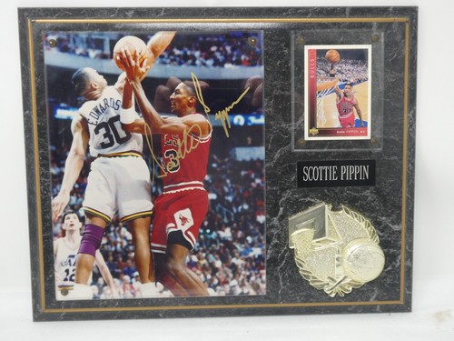 SCOTTIE PIPPEN CHICAGO BULLS WOODEN PLAQUE WITH SIGNED 8x10 PHOTO & CARD