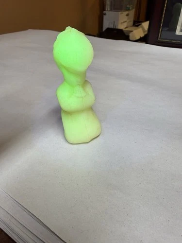 Vtg Fenton Satin Uranium Custard Glass Praying Girl Figurine -- Blacklight Glow