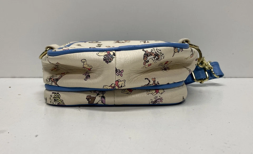 Loungefly Disney Winnie The Pooh Crossbody Bag - Image 3 of 4