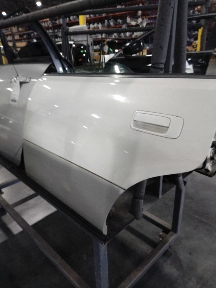 Puerta trasera izquierda del conductor compatible con 97-01 LEXUS ES300 584325 Foto 2 de 2