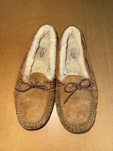 UGG Australia 5612 Dakota Tan Mocassini Ciabatte Scarpe Taglia 7 Donna