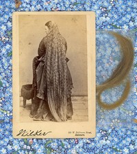 1870s LADY WITH BACK TO CAMERA AND VERY LONG HAIR CABINET PHOTO + LOCK OF HAIR