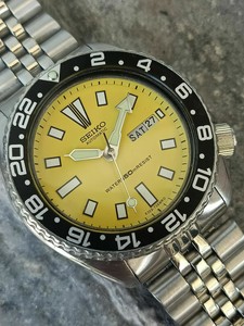 seiko divers watch yellow face