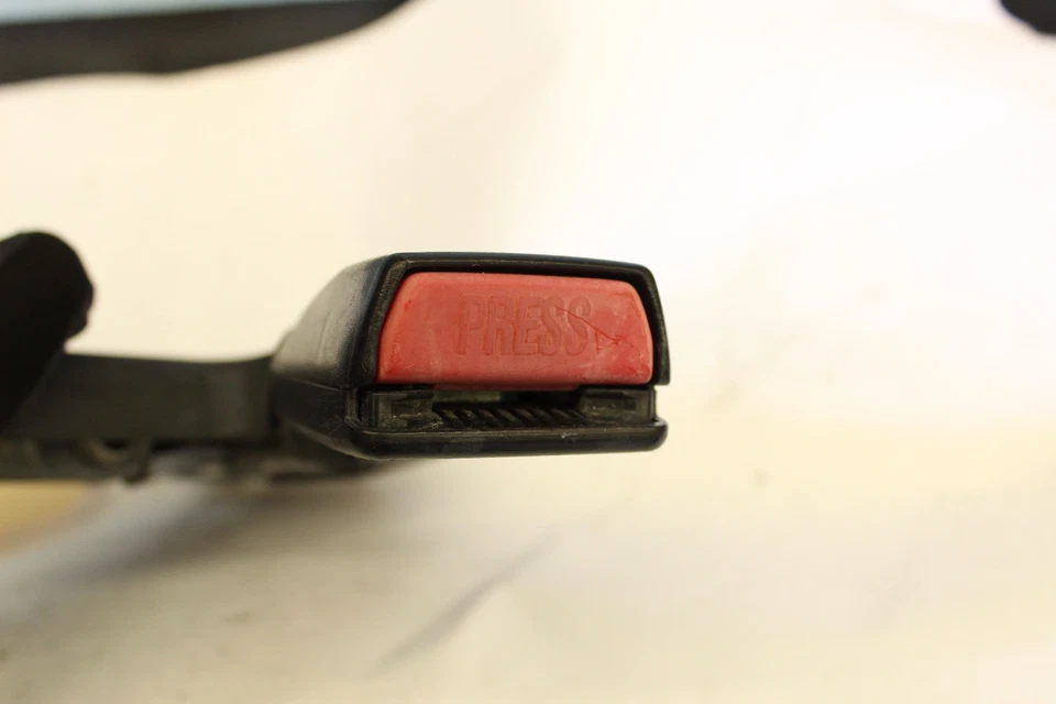 1999 - 2003 宝马 540I 5 系列驾驶员座椅皮带接收器带盖 V148 — 第 2/4 张图片