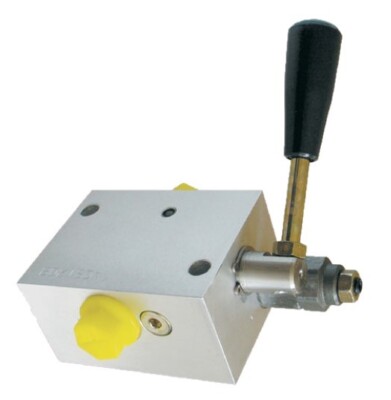 OMS Motor mounted lever operated control valve c/w 3 position detent & RV
