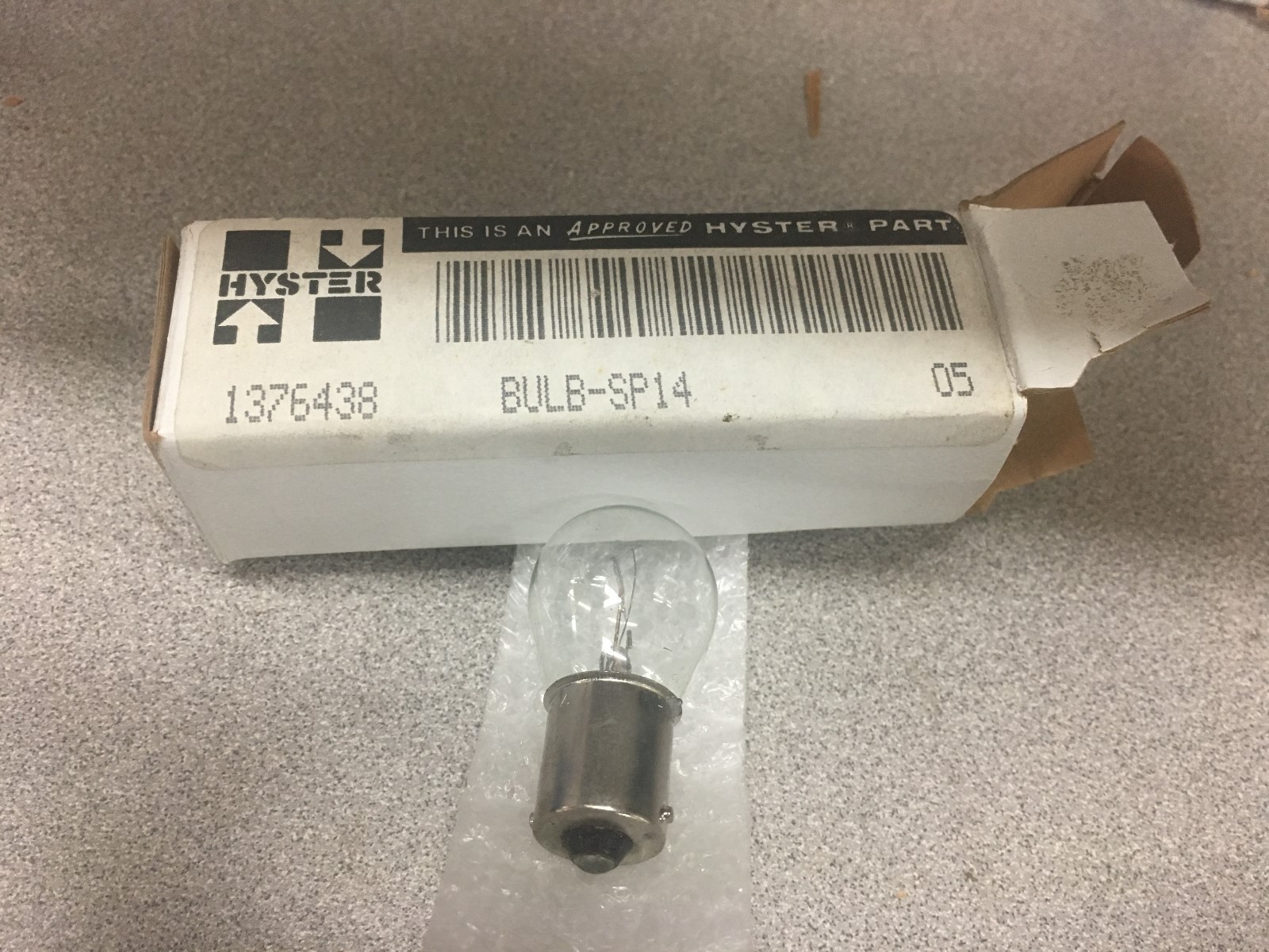 NEW IN BOX HYSTER BULB 1376438 | eBay