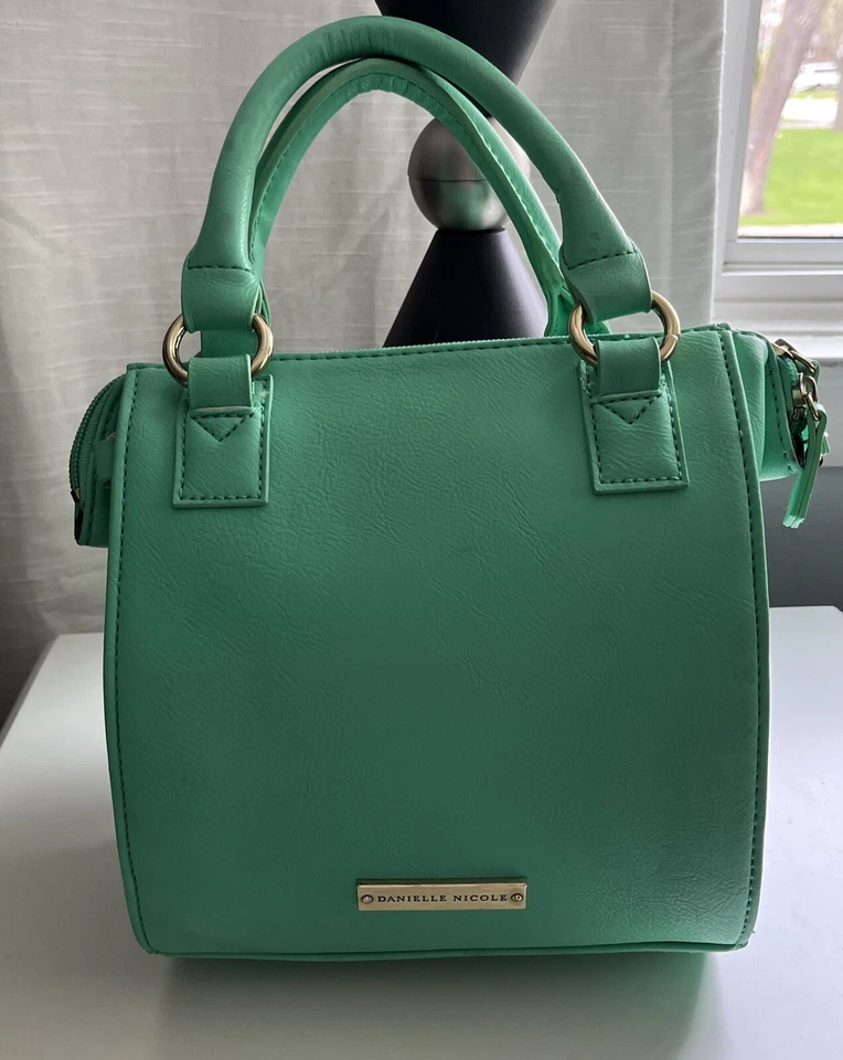 Bolso de mano Danielle Nicole verde menta Foto 3 de 4