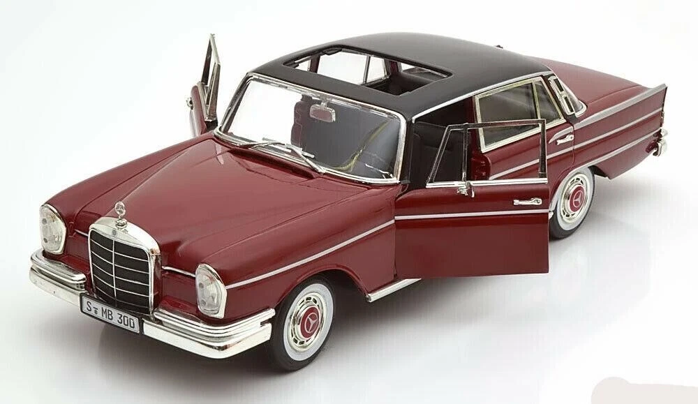 Miniature Revell 1/18 - Mercedes Benz 500SL (101022H) - Argent Métallisé - Occasion