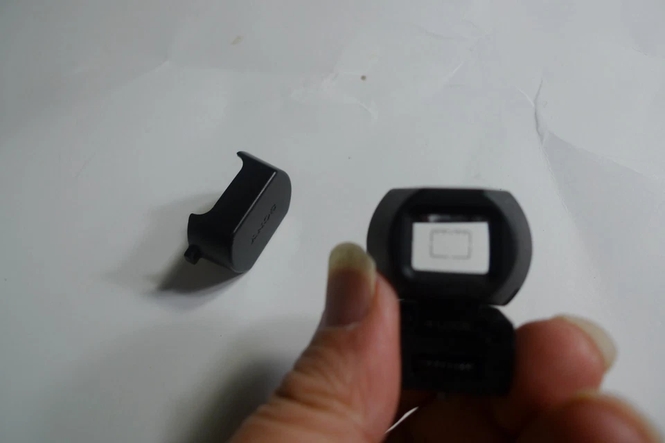Sony FDA-SV1 Optical Viewfinder for Sony NEX camera w/16mm Lens Sel16f28 - Image 3 of 4