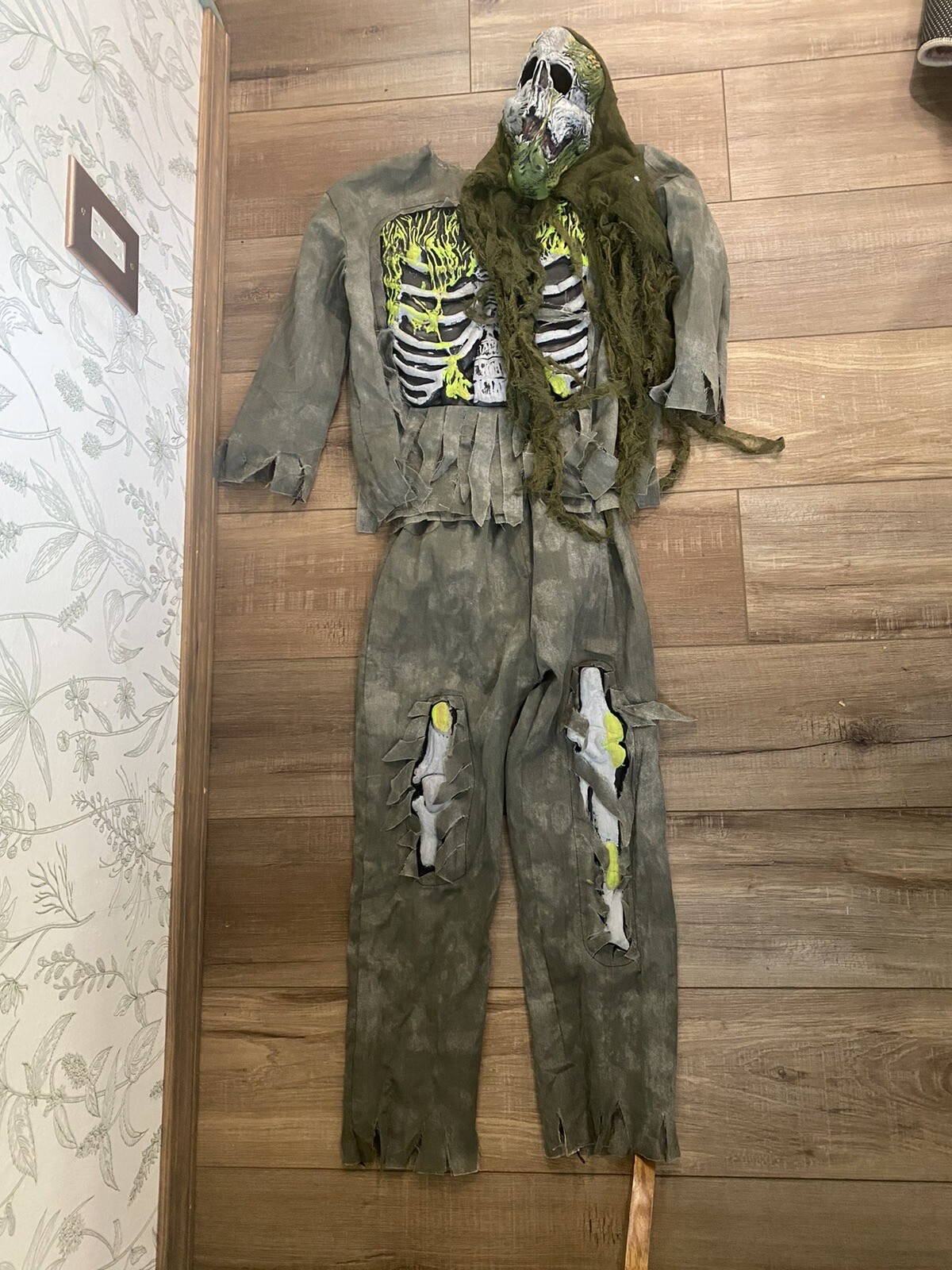 Spirit Halloween Children Zombie Costume Size 4 6 Gem