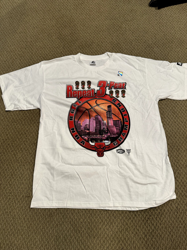 1998 Vintage NBA Chicago Bulls Championship Repeat 3-Peat T-Shirt XL Never Worn