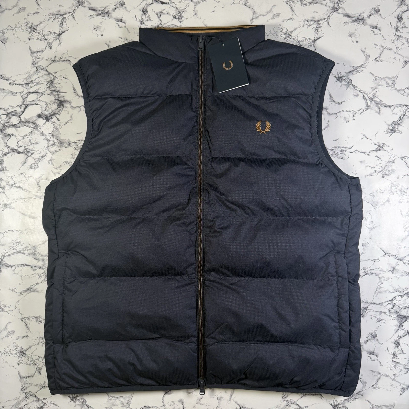 FRED PERRY Mens Navy Blue Insulated Gilet SIZE XL BNWT J8522 608 Padded
Opens in a new window or tab