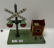 American Flyer Postwar #759 Bell Danger & #760 Highway Signal – O/S Gauge. Video