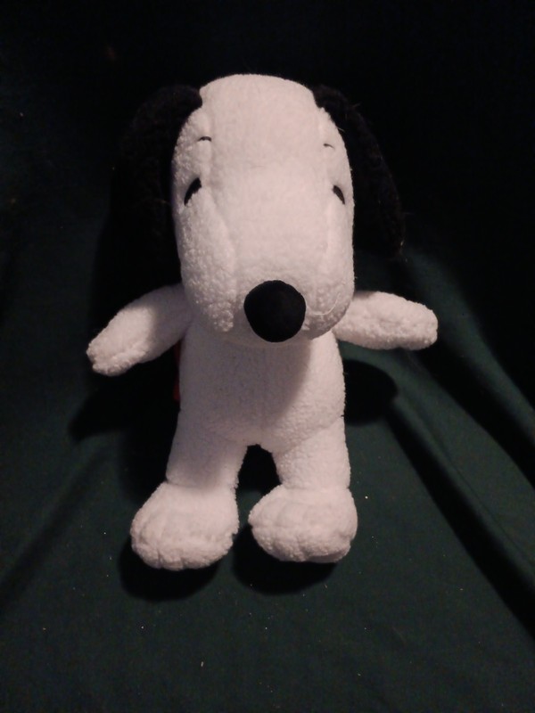 Very Cute Peanuts Snoopy Plush Backpack Stuffie Pouch W/ Zipper And Red Straps