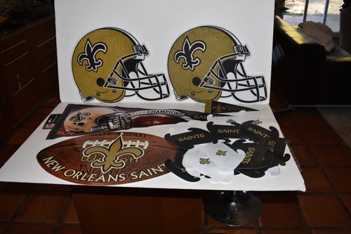 NEW ORLEANS SAINTS FLAG AND OTHER WALL / PARTY DECORATIONS (PLS26)