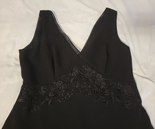 Ann Taylor Little Black Dress Women 6 Silk Embroidered Floral V Neck Formal