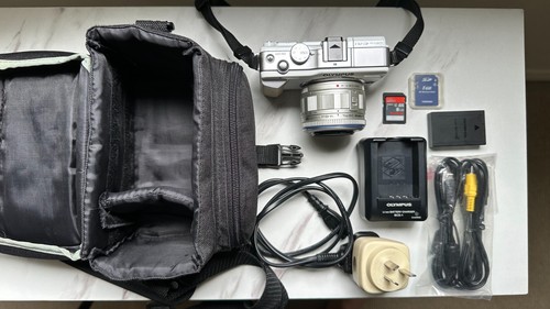 Olympus Pen E-PL1 Compact System Camera with Kit