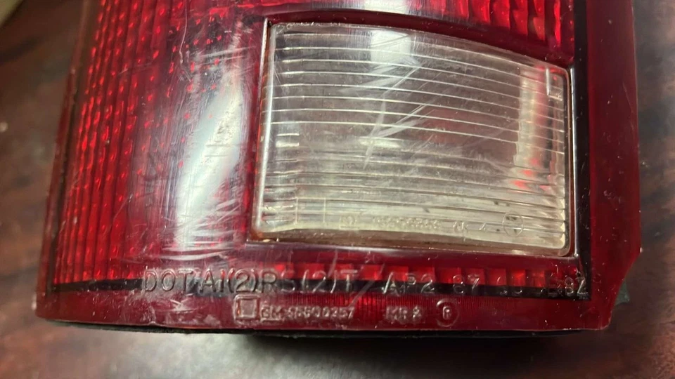 Conjunto de luz de freio traseira CHEVY PICKUP S10 lado esquerdo LH 1988-1999 88-99 FABRICANTE DE EQUIPAMENTO ORIGINAL - Imagem 3 de 4