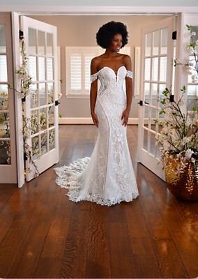 Bella Fiore Chloe Mermaid lace wedding dress size 14. Never worn. 