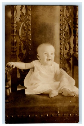 RPPC Cute Baby Postcard - Picture 2 of 3
