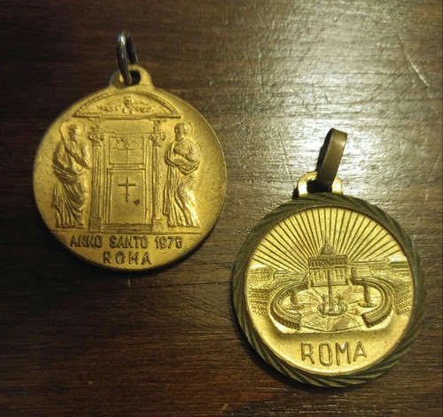 Vintage Pope Paulus VI Medal Rome Italy Gold Tone Catholic Medallion LOT OF TWO - Picture 2 of 6