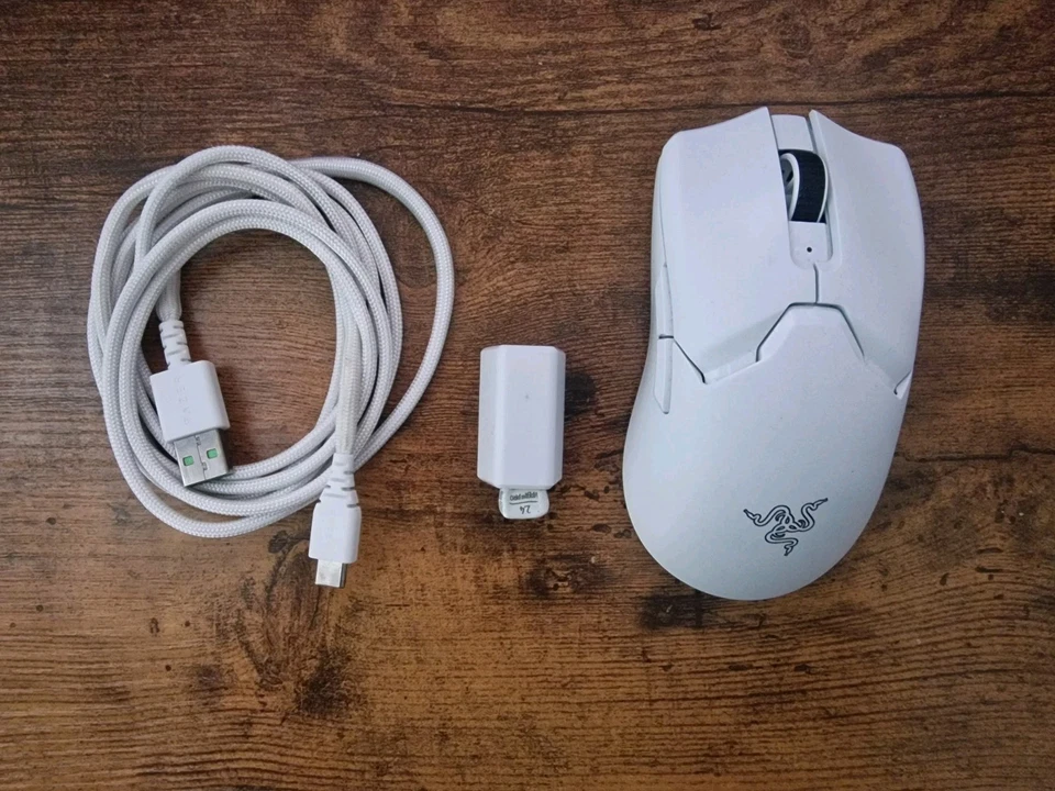 Razer Viper V2 Pro - 58g Ultraleichte Kabellose Gaming-Maus Nur Kabel betrieb !