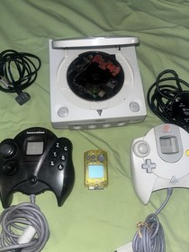 SEGA Dreamcast Console White NTSC-J w/ 2 Controllers, VMU Units, RCA Cables
