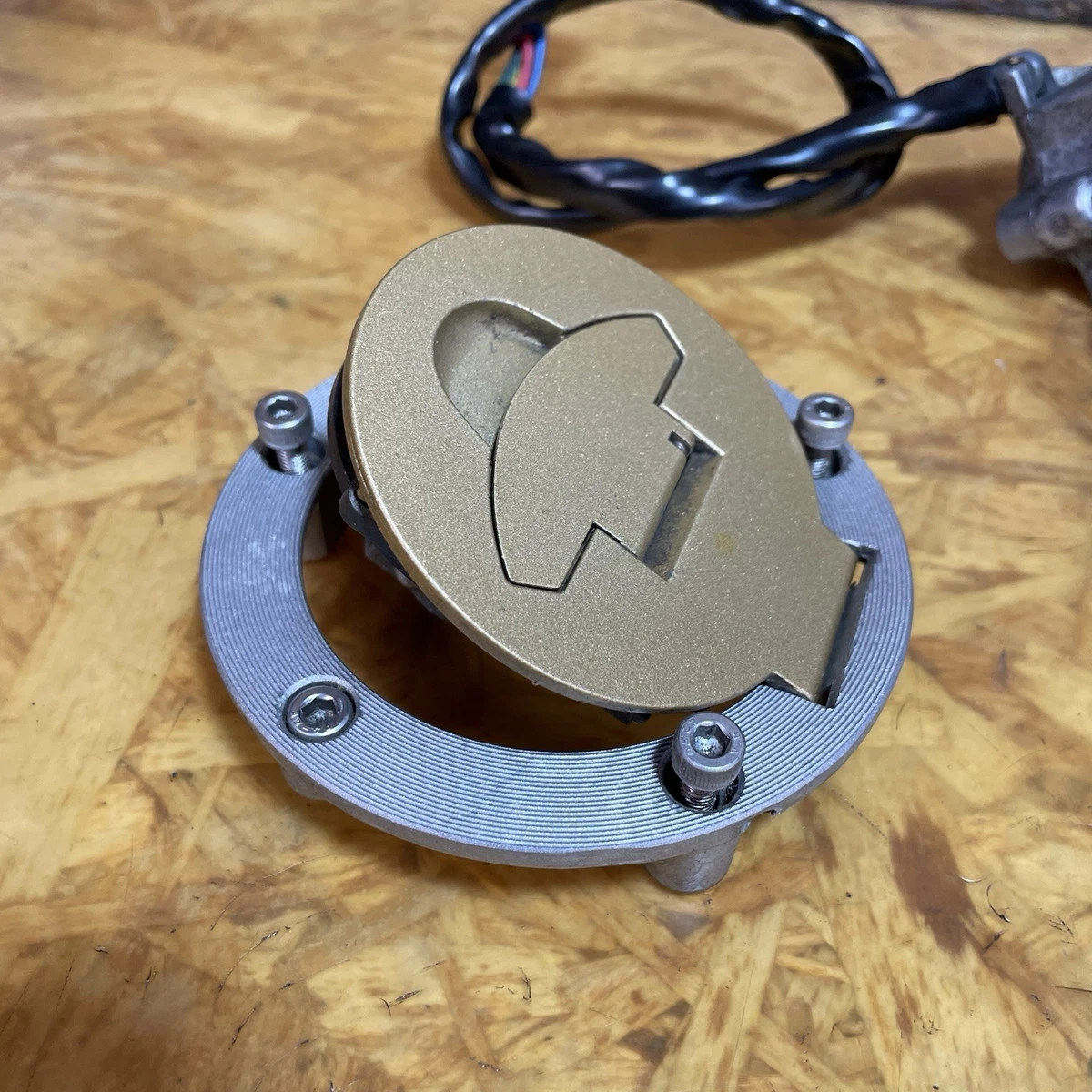 DUCATI 916 OEM LOCKSET IGNITION FUEL CAP SEAT LOCK KEYS 748 996 998