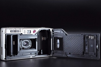1-Yr Warranty] Ricoh R1s Silver 35mm Vintage Compact Film Camera