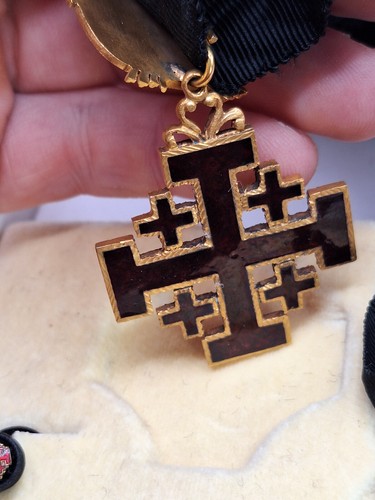 Orden de Caballería del Santo Sepulcro de Jerusalén Gran Cruz con Miniaturas Estuche Cinta - Imagen 8 de 13