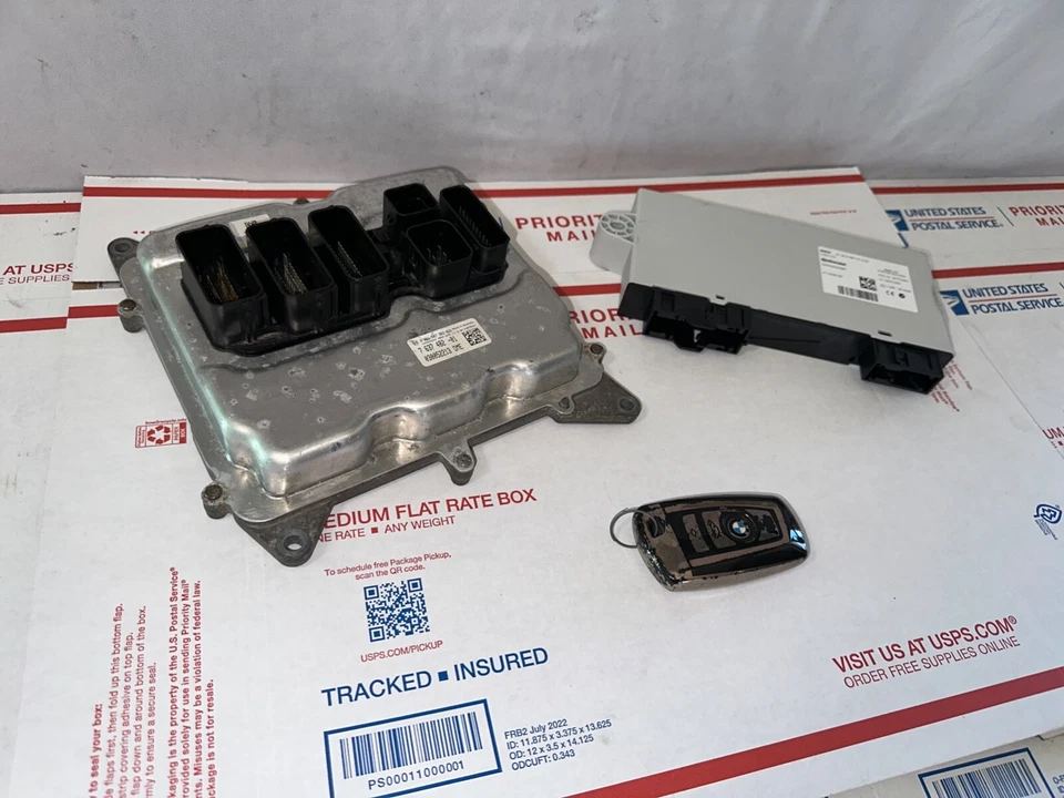 2012 - 2016 BMW 528i XDrive 2.0L Engine ECU DDE CAS4 Ignition Key Set OEM - Image 4 of 4