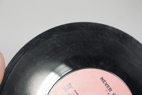 Dave Records 45-911 The Cineemas Never Gonna Cry/A Crush On You 45RPM VG - Bild 5 von 5