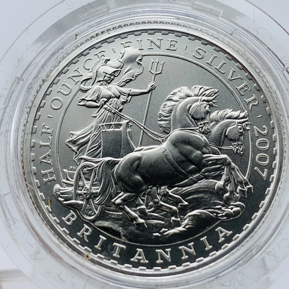 2007 Royal Mint Britannia 1/2oz Silver Satin Matte Proof £1 Coin - 1997 Design - Image 2 of 4