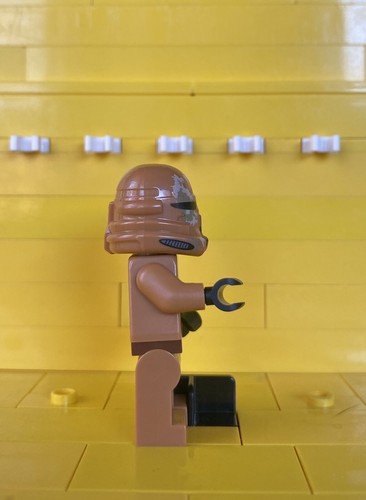 Lego Star Wars Minifigure: sw0605 Clone Airoborne Trooper - Geonosis - 75089 - Picture 2 of 5