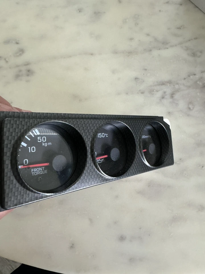 Medidor de triple calibre R33 GTR Foto 2 de 4