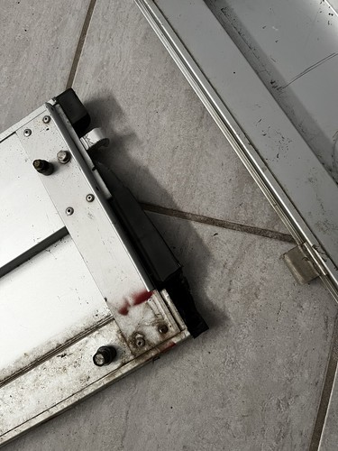Sponde laterali e Posteriore alluminio Piaggio Ape 50 (Sponda dx Danneggiata) - Imagen 3 de 4