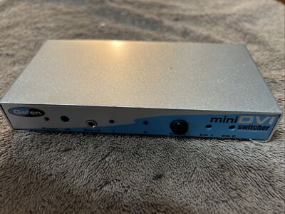 Gefen Mini DVI Switcher HDCP Compliant EXT-MINIDVI-241N No AC Power Adapter