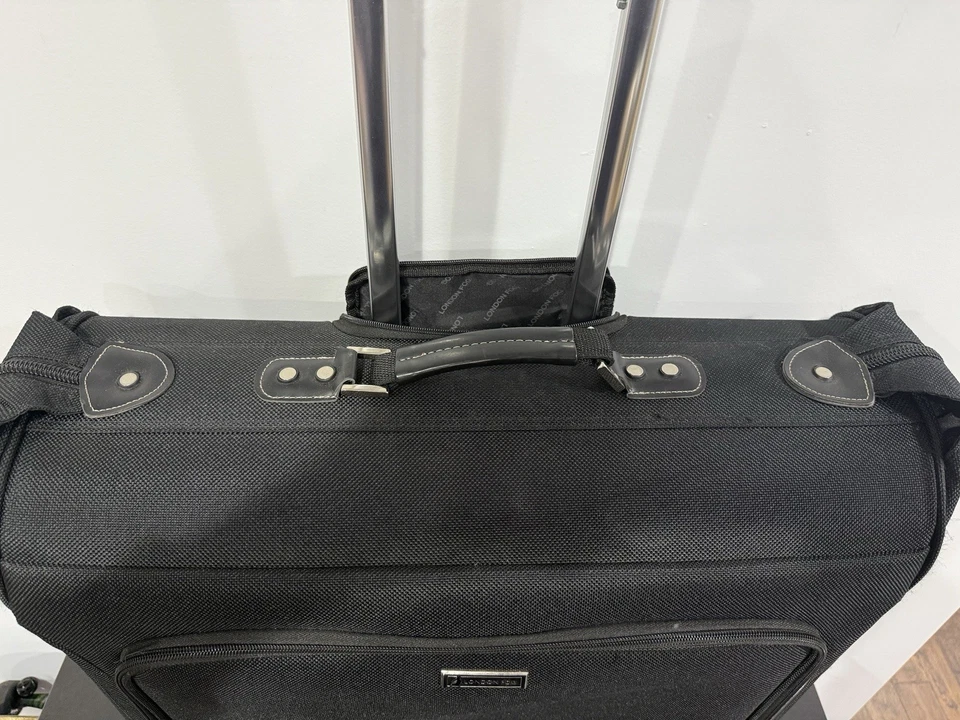 Сумка для одежды на колесиках London Fog Buckingham 44 дюйма, черная - Изображение 2 из 4