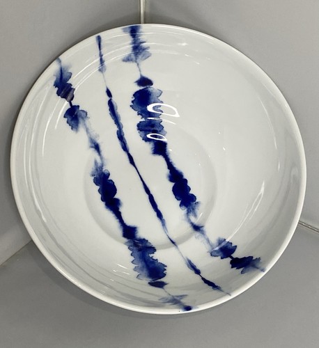 Crate and Barrel Omri Shibori Porcelain Blue & White Set of 4 Soup Cereal Bowls - Picture 3 of 6