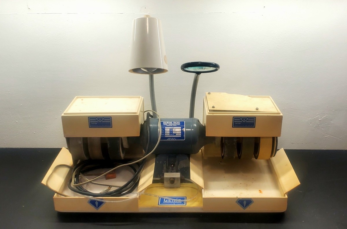 Diamond Pacific Genie Lapidary Grinder - 6x 6in Wheels + Buffing 