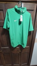 NWT Nike Men's Short-Sleeve Lightweight Coach Jacket - Green - Size M FJ9548-315