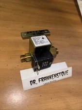 Thermador Simmer control Solenoid valve  00635880  from SGSX365FS cooktop