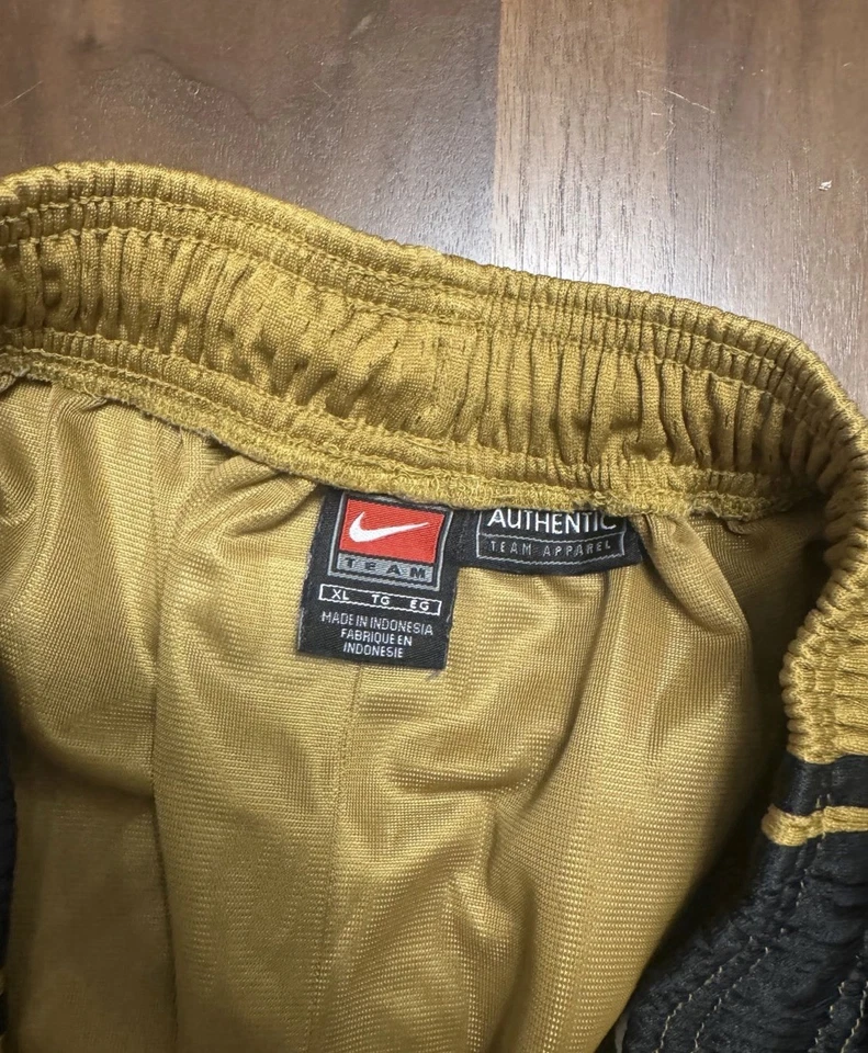 Pantalones Cortos de Baloncesto Nike Auténticos Etiquetados Missouri Tigers Foto 4 de 4