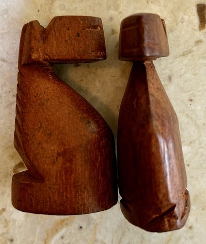 Vintage Carved Wooden African Chess Set 32 Pieces Complete Height 2 ½” - 4 1/4” - Picture 9 of 15